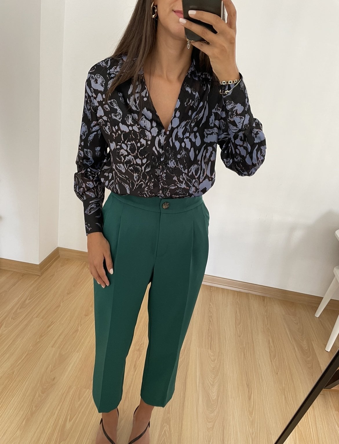 Maelle Siyah Mavi Desenli Yırtmaçlı Gömlek