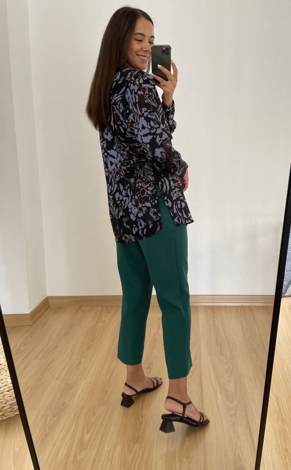 Maelle Siyah Mavi Desenli Yırtmaçlı Gömlek