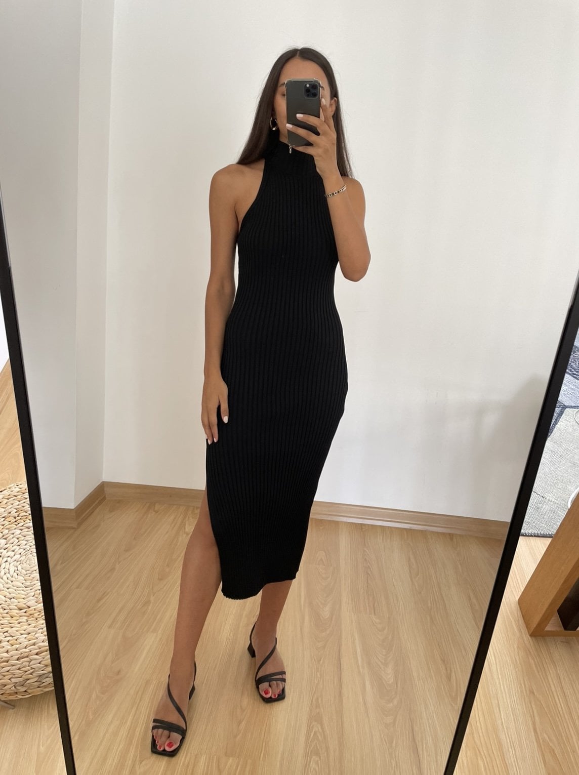 Cora Siyah Yırtmaçlı Fitilli Elbise