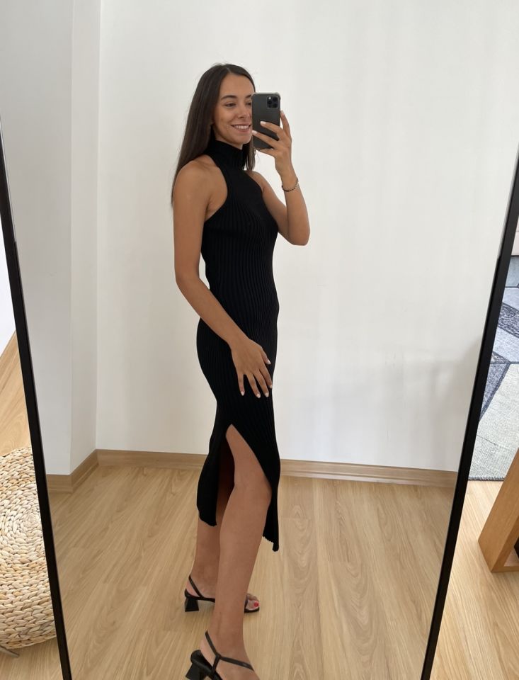 Siyah Yırtmaçlı Fitilli Elbise