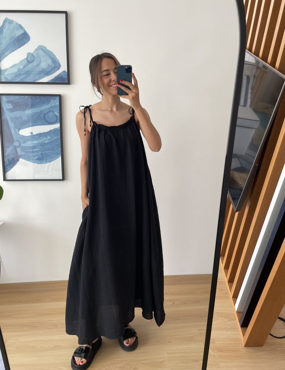 Alessa Siyah  Askılı Premium Gofre Kumaş Elbise