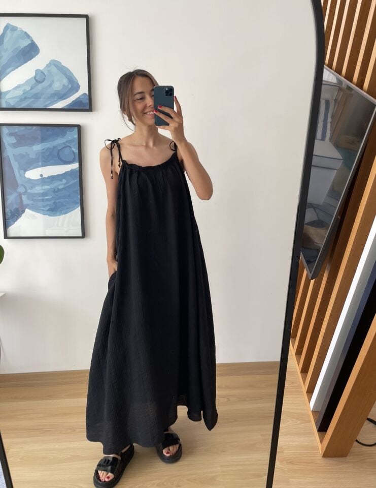 Alessa Siyah  Askılı Premium Gofre Kumaş Elbise