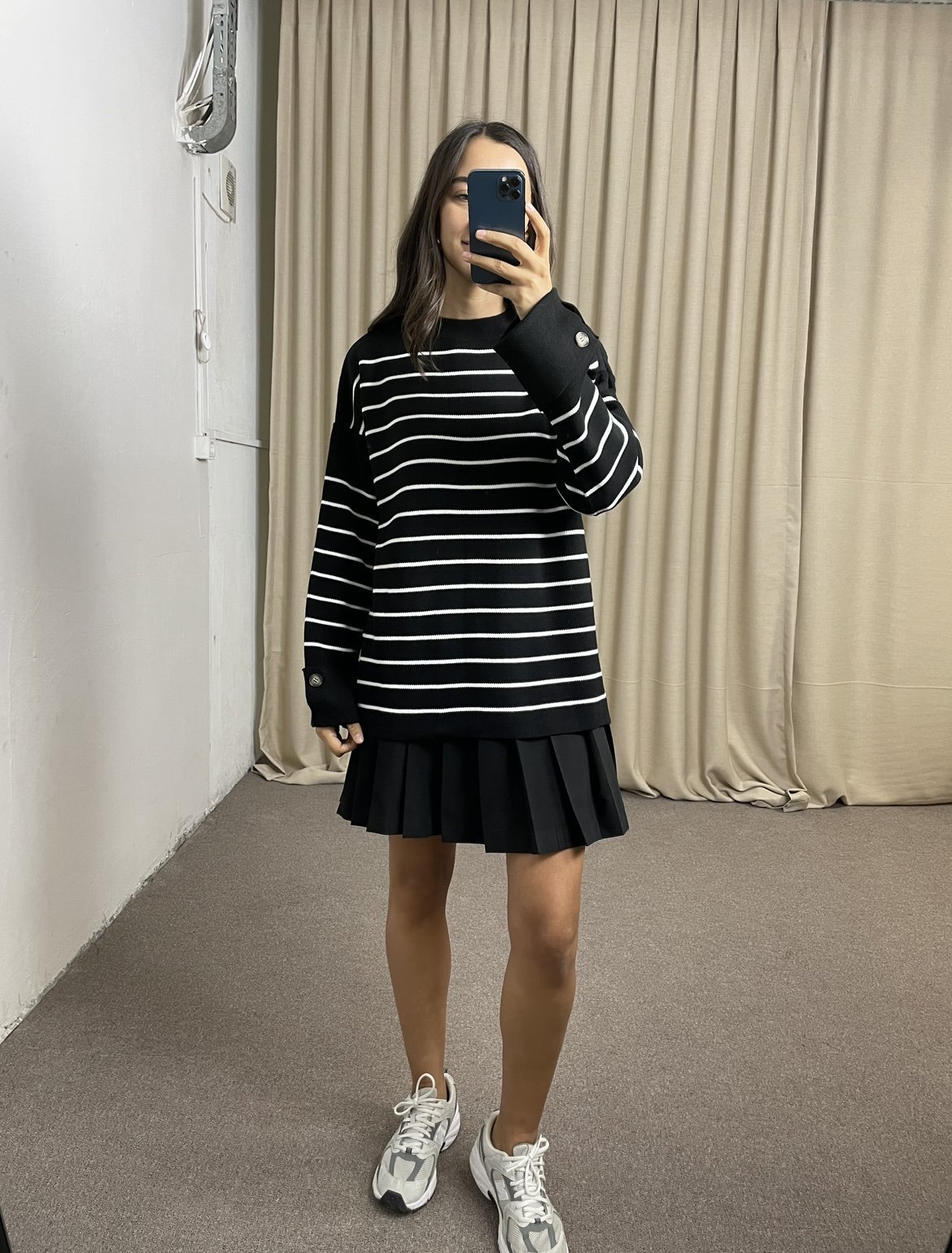 Larisca Siyah Çizgili Kol Detaylı Triko