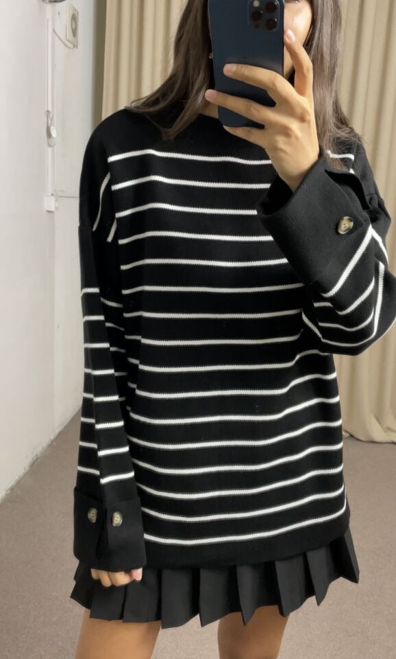 Larisca Siyah Çizgili Kol Detaylı Triko