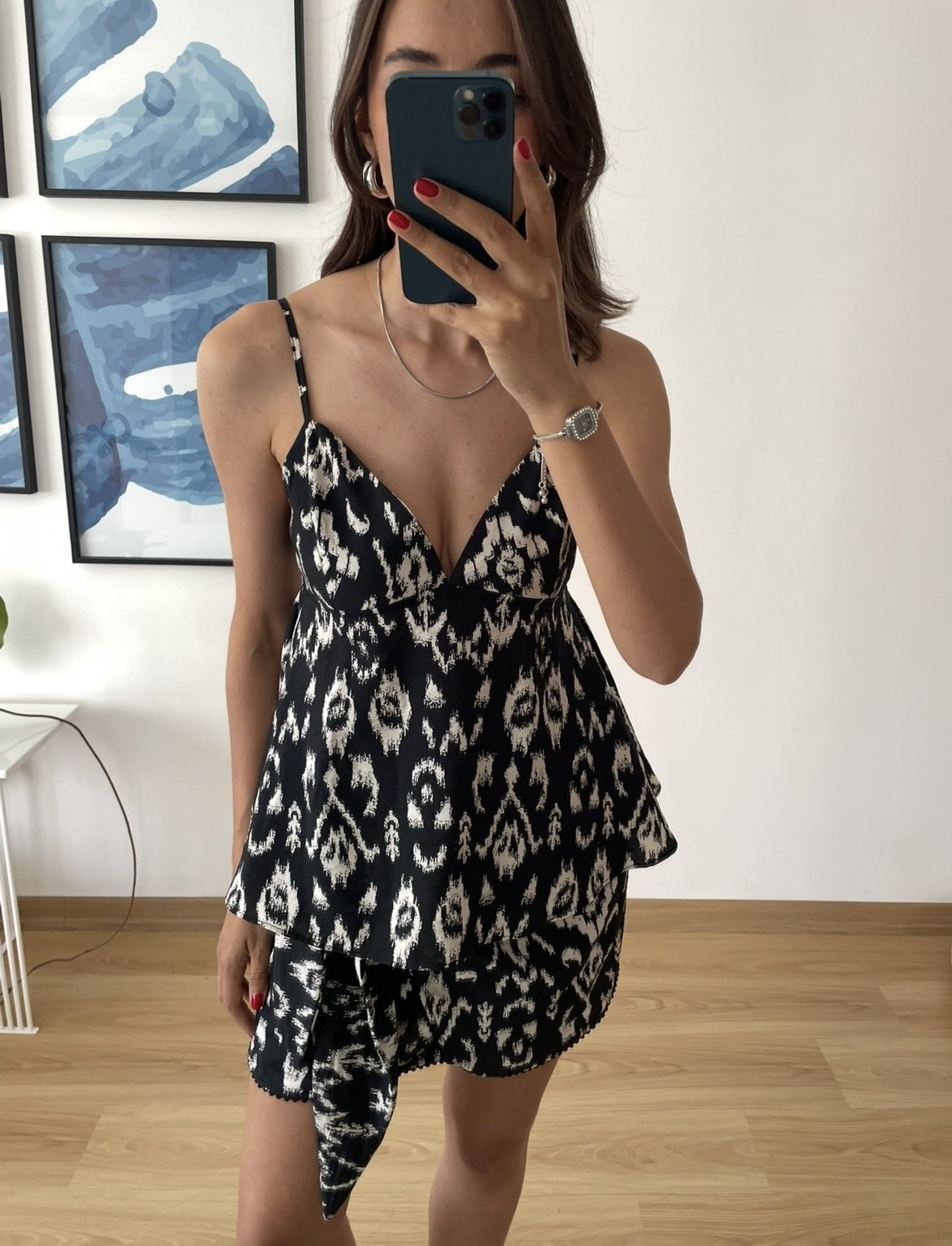 Siyah Sırt Detaylı Askılı Bluz