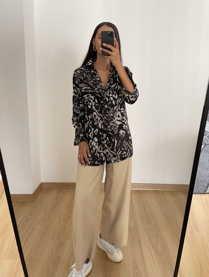 Maelle Siyah Bej Desenli Yırtmaçlı Gömlek