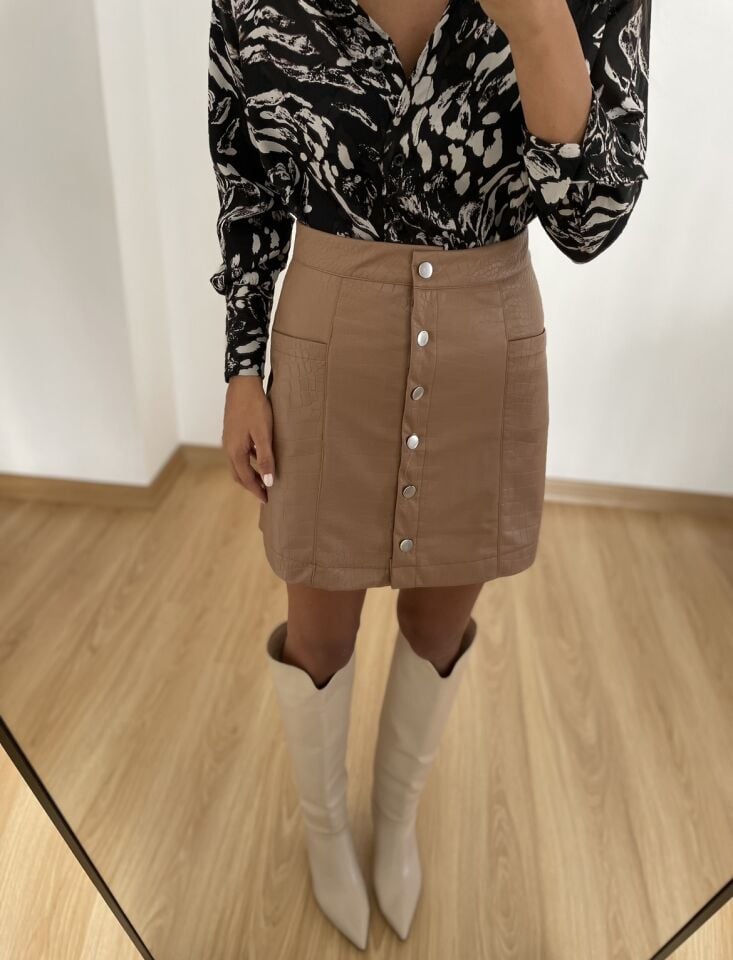 Zoe Taba Desenli Düğmeli Deri Etek