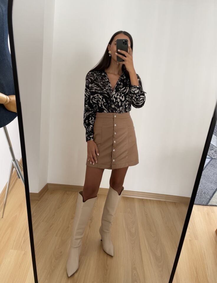 Zoe Taba Desenli Düğmeli Deri Etek